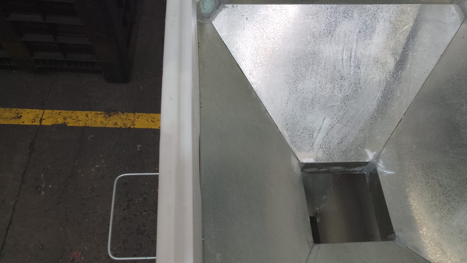 Bin Tolva 76-8502 4 patas 1200x1000x760 mm (350 L) - Imagen 3